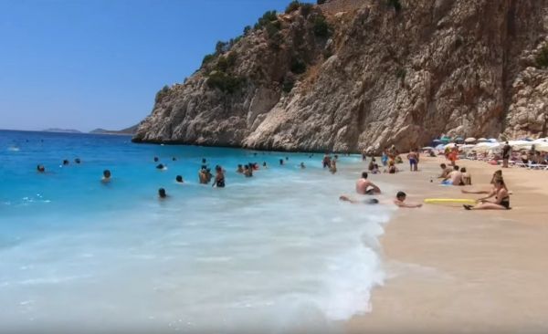 Погода в Турции: в Анталии +38°C, море +29°C, россияне раскупают туры