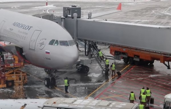 Пассажиры Аэрофлота без масок будут депортированы на карантинные места