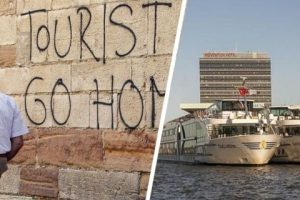 Туристов после прибытия заставят идти с вещами 30 мин пешком: так власти популярного у россиян города решили бороться с засильем отдыхающих