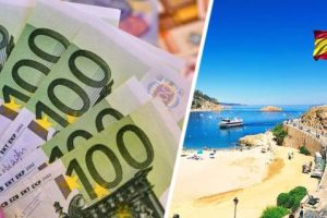 Испания будет выплачивать туристам по 600 евро