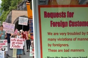 И мы тоже больше не хотим туристов: к мировому движению против туризма присоединился магазин