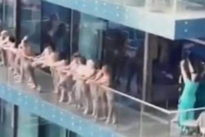 Казнить не будут: Дубай депортирует российских туристок за голую фотосессию
