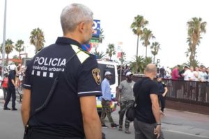 Туристов теперь будут штрафовать на 20’000 рублей за покупки у одного вида торговцев на улицах популярного курорта