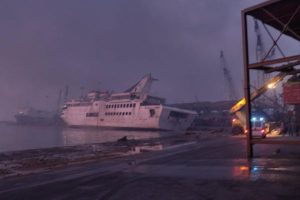 Взрыв потопил круизный лайнер Orient Queen